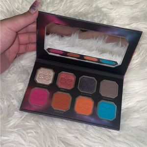 Eyeshadow palette